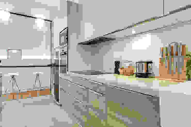 Cozinhas modernas por ATELIER FB Moderno