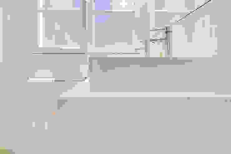 por ATELIER FB Moderno