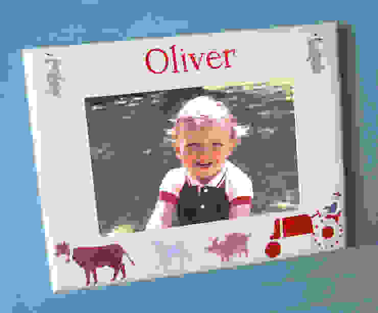 Retro Farm Personalised Photo-frame Anne Taylor Designs Moderne Kinderzimmer Accessoires und Dekoration