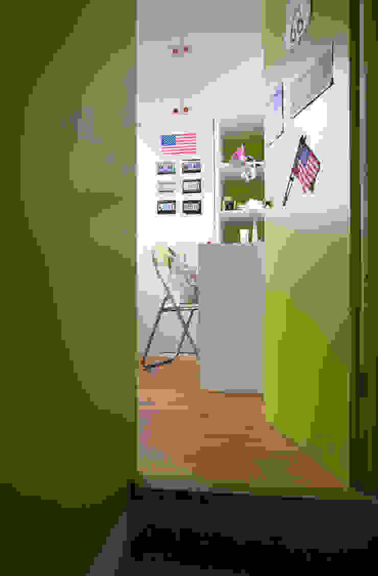 ATELIER FB Modern style bedroom