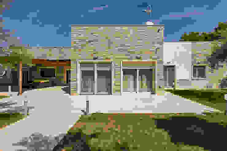 VILLA D. TORRE A MARE BARI Studio Bugna Case moderne