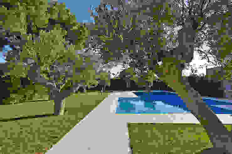 VILLA D. TORRE A MARE BARI Studio Bugna Giardino moderno