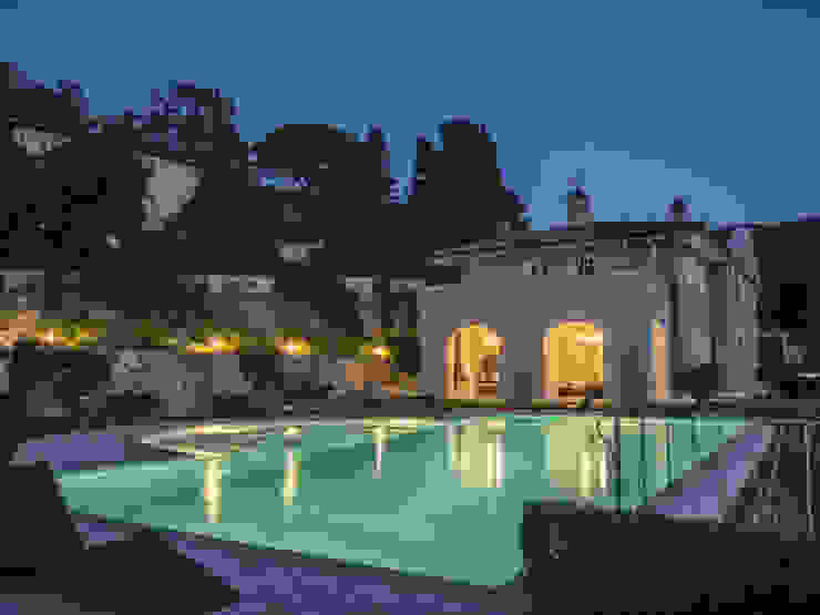 Piscina in pietra Garden House Lazzerini Piscina in stile in stile classico Marmo Turchese