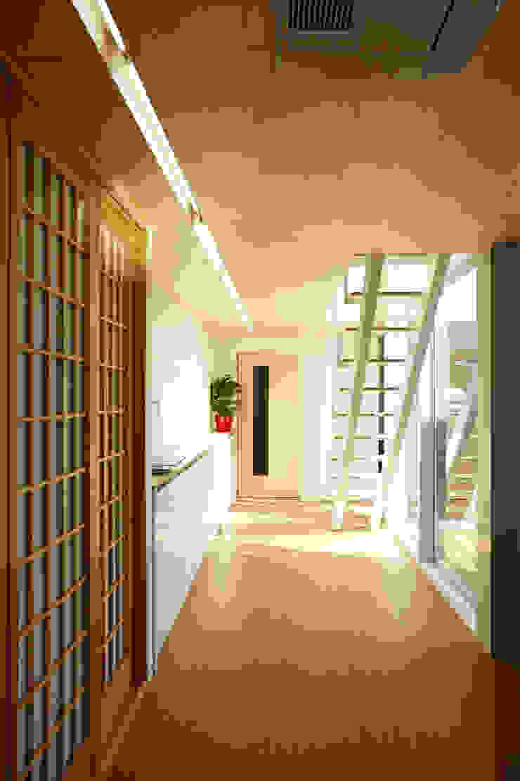스마트건축사사무소 Modern corridor, hallway & stairs