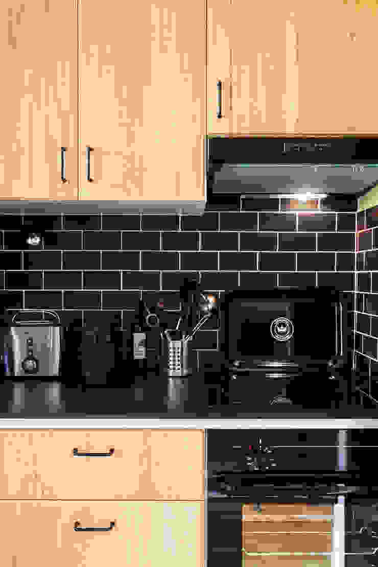 スタイリッシュ キッチン黒のコーディネート Homify
