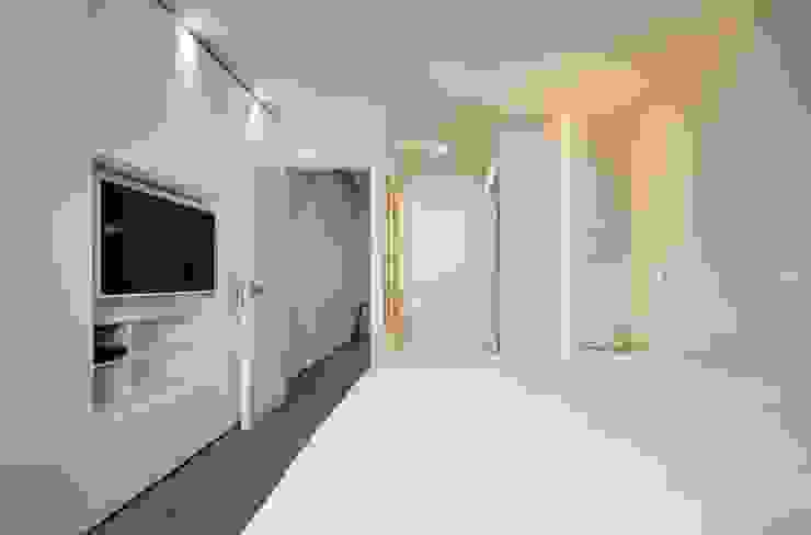 CASA SUL LITORALE [2015] na3 - studio di architettura Camera da letto moderna