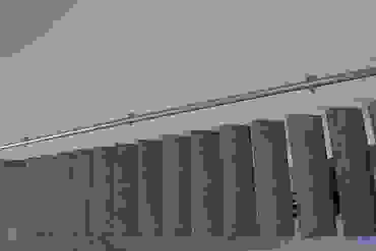 por Allstairs Trappenshowroom Moderno