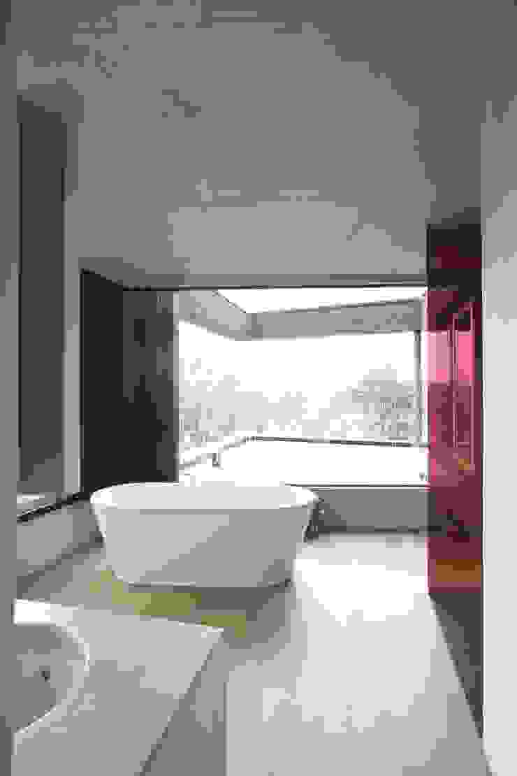 CONIX RDBM Architects Modern bathroom