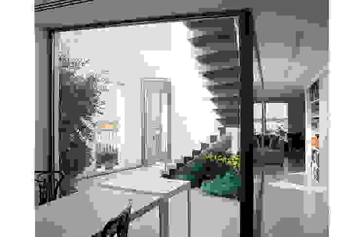 8&A Architetti شبابيك