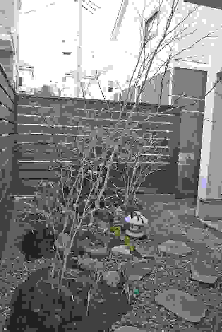 木立に暮らす 二つの表情のある庭のこと 町田市 ｏ邸の庭づくり Homify