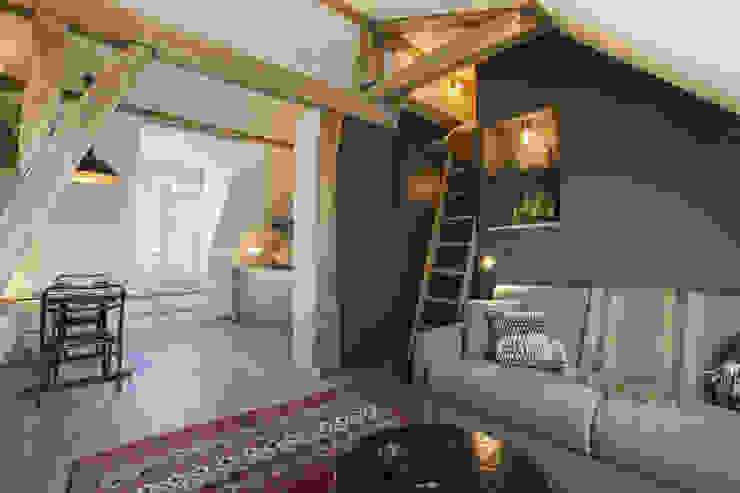 rue de rivoli 75001 PARIS, cristina velani cristina velani Scandinavian style corridor, hallway& stairs