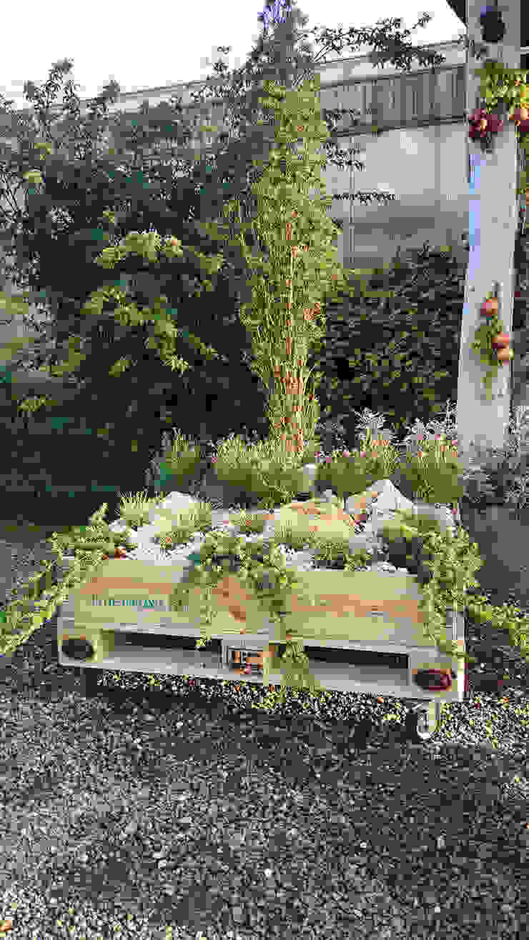 Orto Urbano, Berilla srl Berilla srl Modern garden Plant pots & vases