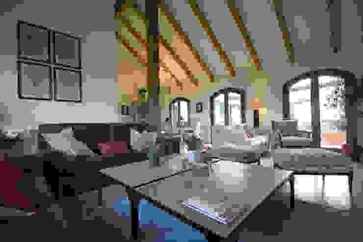Casa Clásica en Segovia, Canexel Canexel Classic style living room