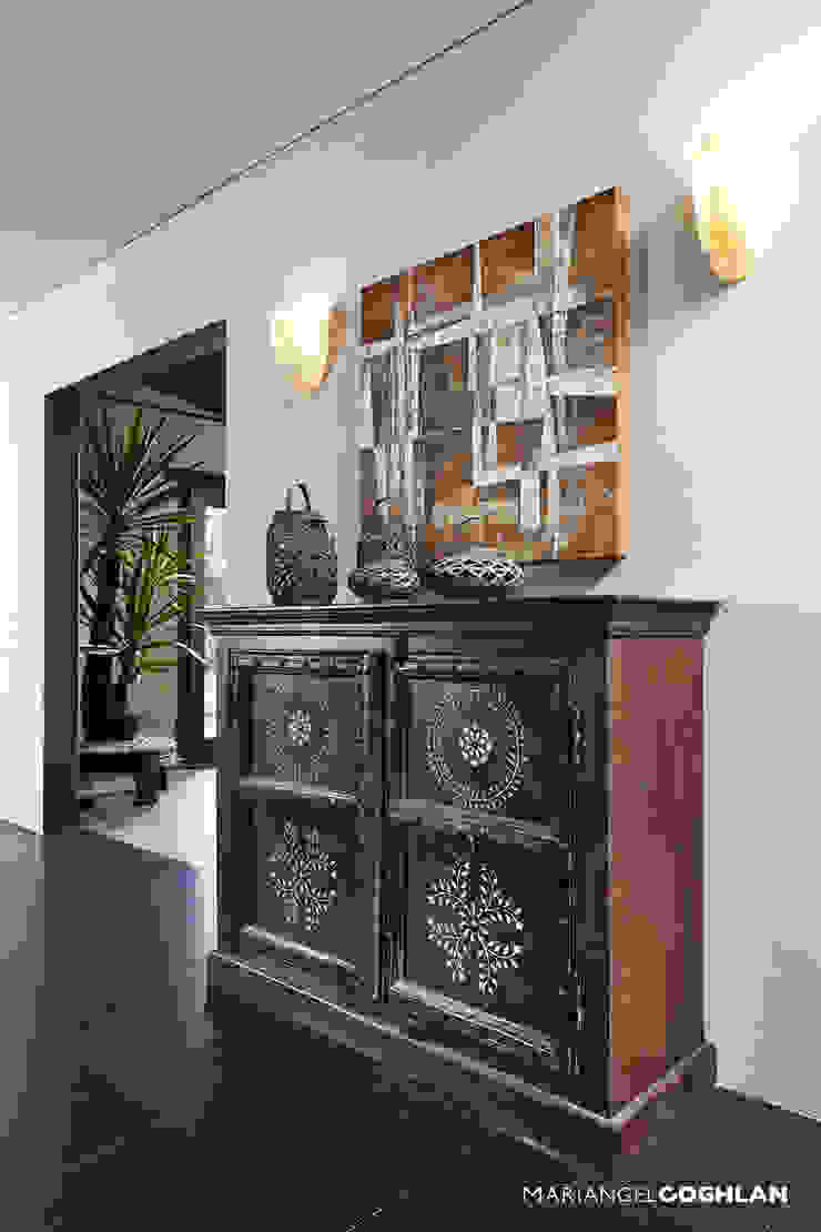 Pasillo MARIANGEL COGHLAN Pasillos, vestíbulos y escaleras modernos