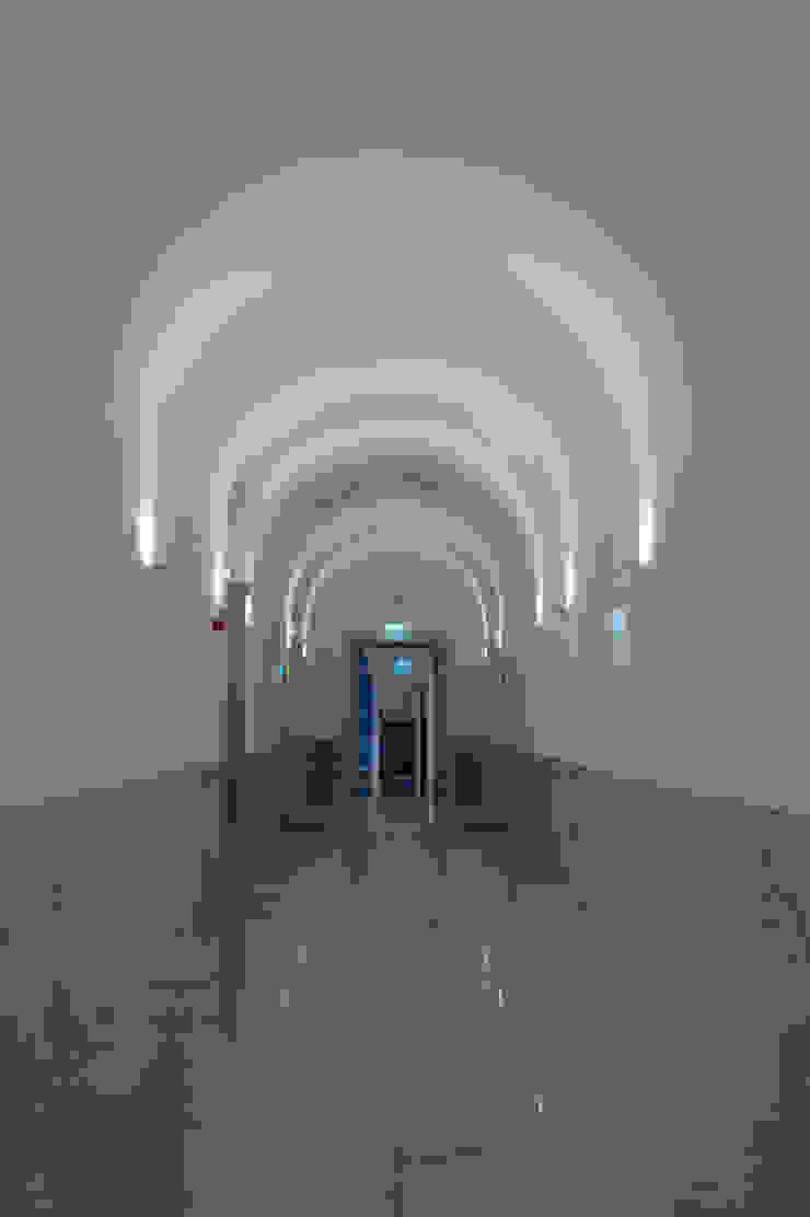 Staging Factory 클래식스타일 복도, 현관 & 계단