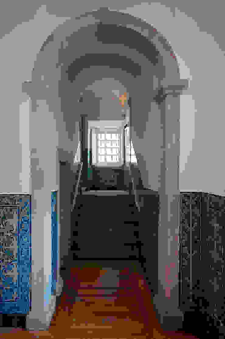 Staging Factory 러스틱스타일 복도, 현관 & 계단