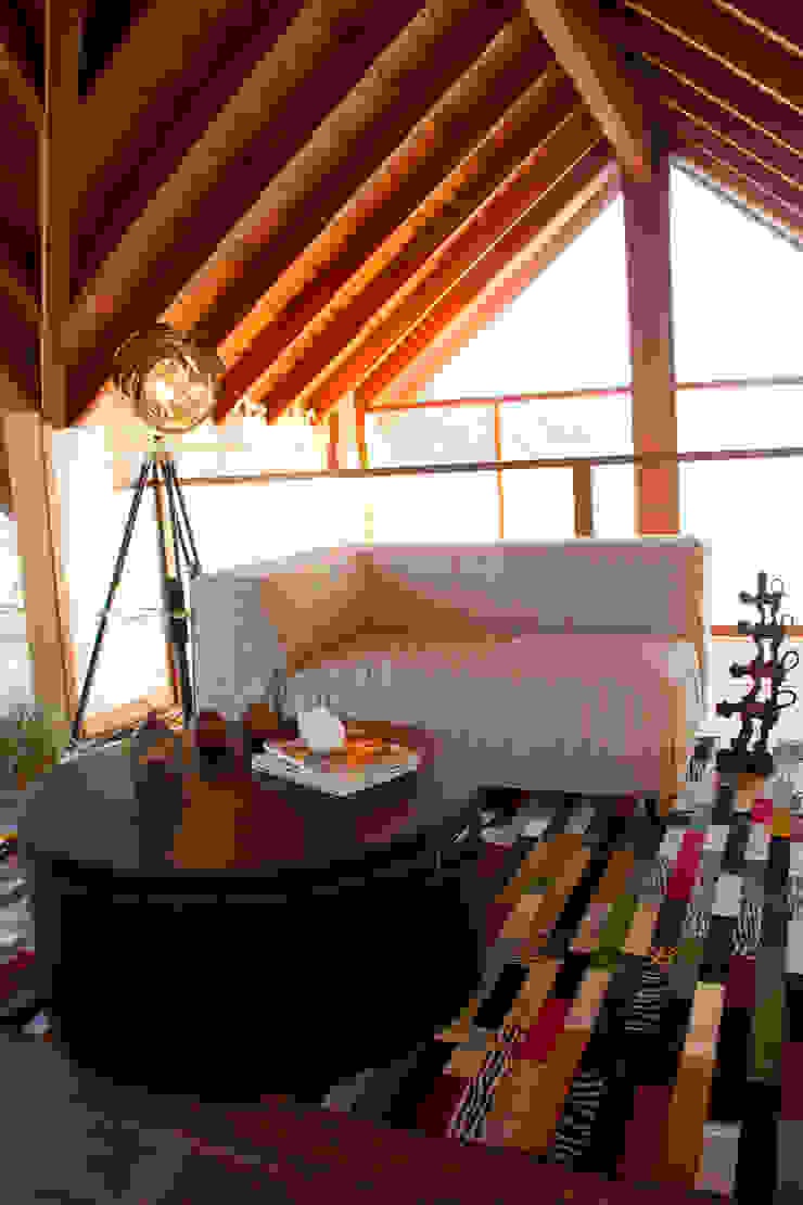 Refúgio de férias, Espaço do Traço arquitetura Espaço do Traço arquitetura Rustic style living room