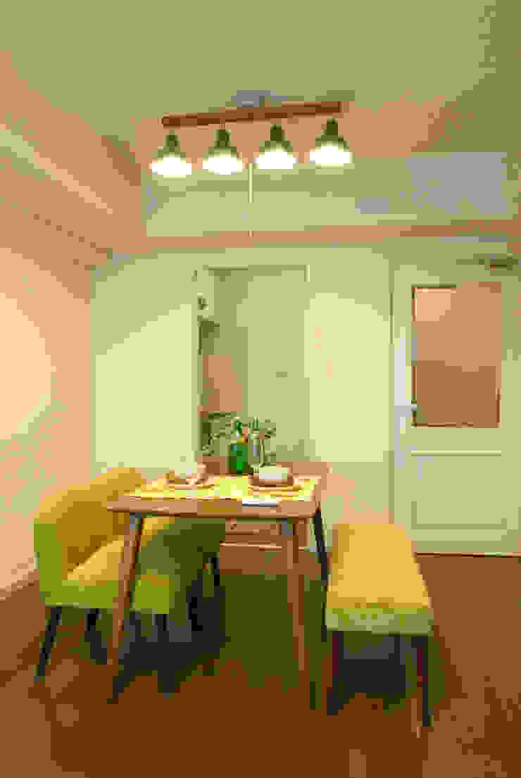 賃貸マンションの壁紙リノベーション Homify 賃貸マンションの壁紙リノベーション Homify