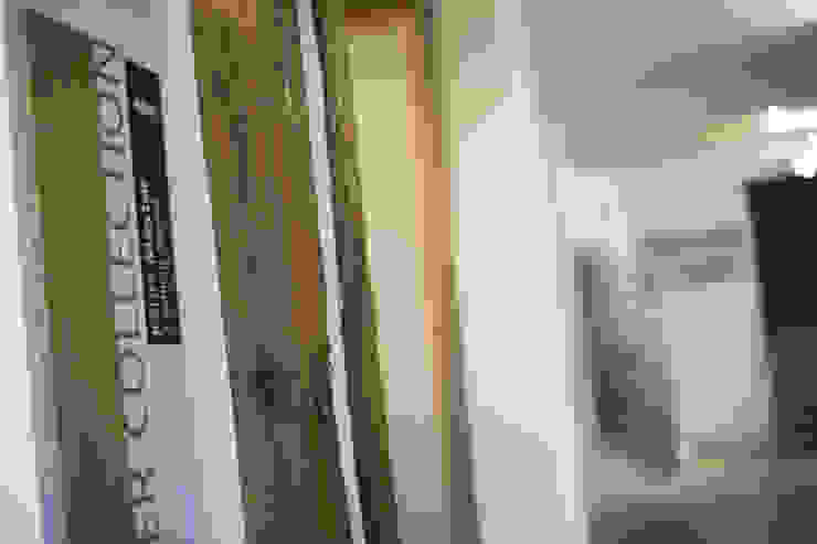 Ausstellung im Detail Holz Pirner GmbH Moderne Ladenflächen