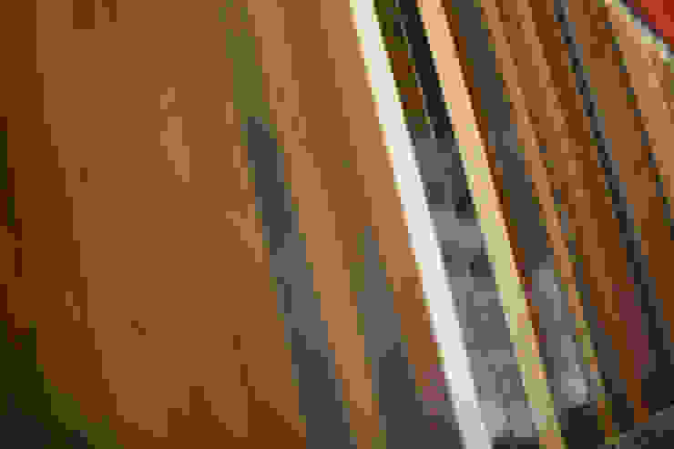 Ausstellung im Detail Holz Pirner GmbH Moderne Ladenflächen