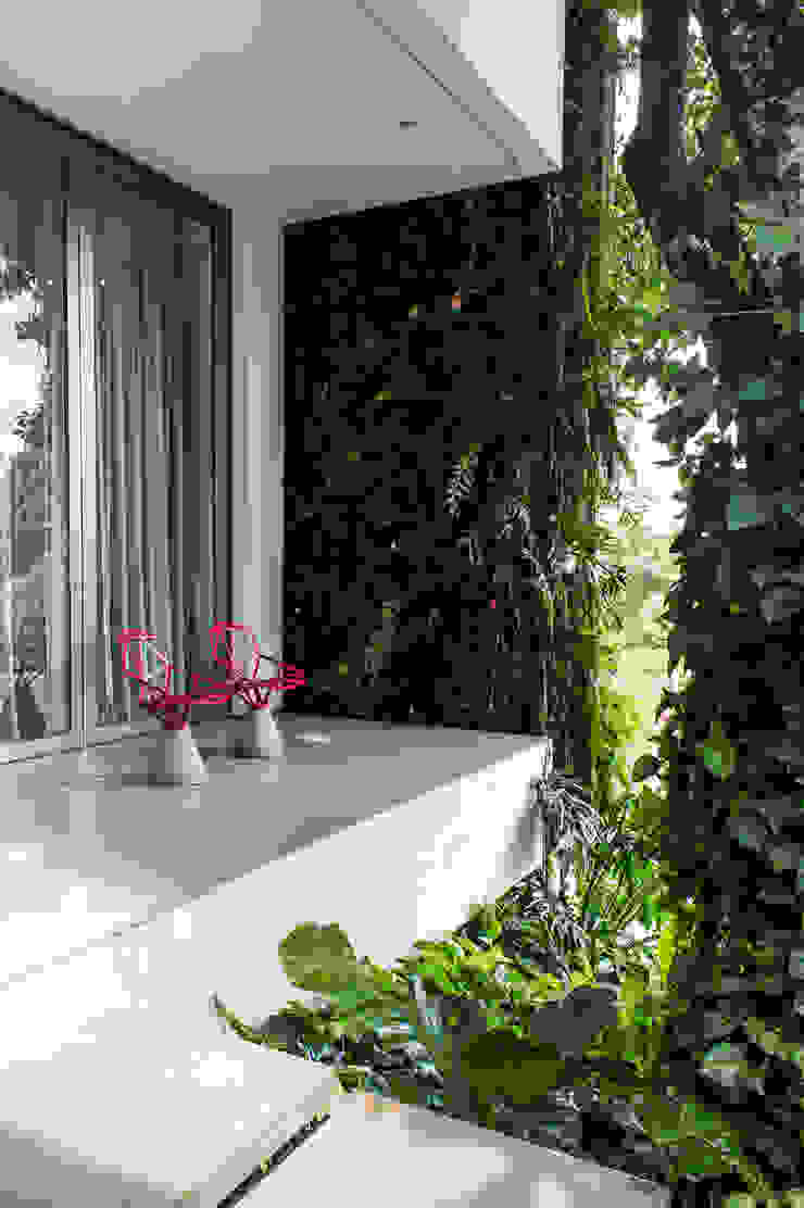 Felipe Bueno Arquitetura Balcones y terrazas modernos: Ideas, imágenes y decoración