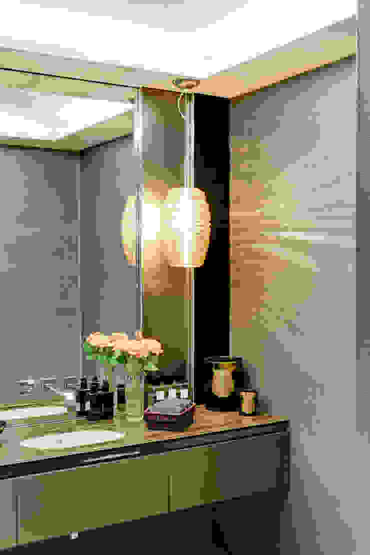 Style and Substance Studio Hopwood Modern bathroom