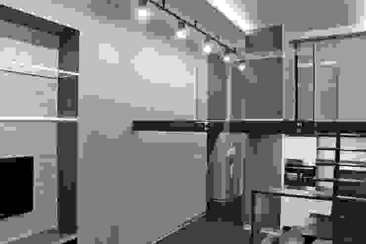 Single loft -- Lofty u Scheiblera, Łódź -- weloftdesign.com WE LOFT DESIGN Nowoczesna jadalnia