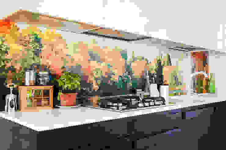 Cucina con vista Crearreda Pareti & Pavimenti in stile moderno PVC Variopinto Rivestimenti pareti & Pavimenti