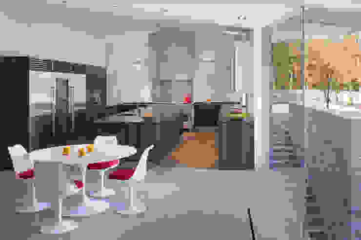 Difficult Run Residence Modern style kitchen by Robert Gurney Architect Modern