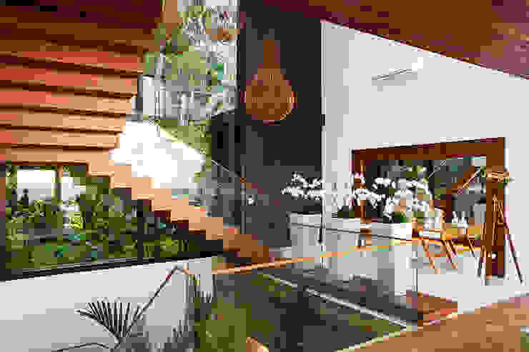 Sam Pedro - Guarujá - SP, Infinity Spaces Infinity Spaces Modern corridor, hallway & stairs