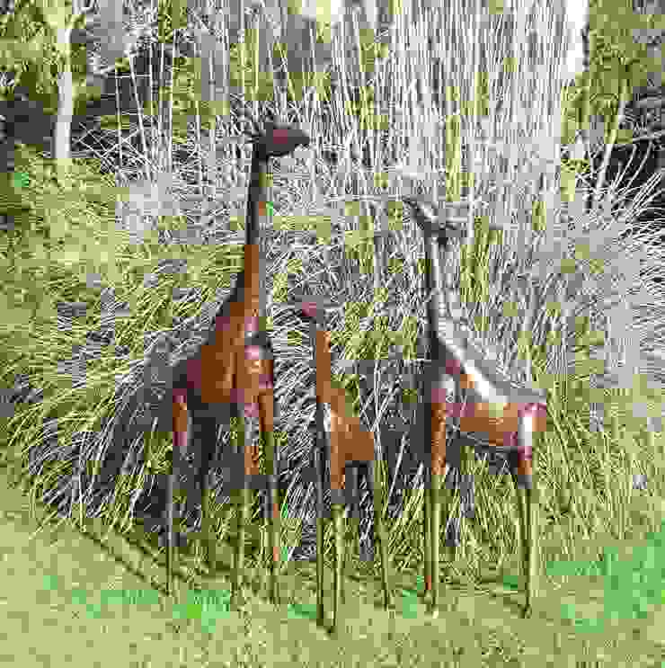 Metal Garden Giraffe Sculptures, Faraway Finds Faraway Finds クラシカルな 庭 アクセサリー＆デコレーション