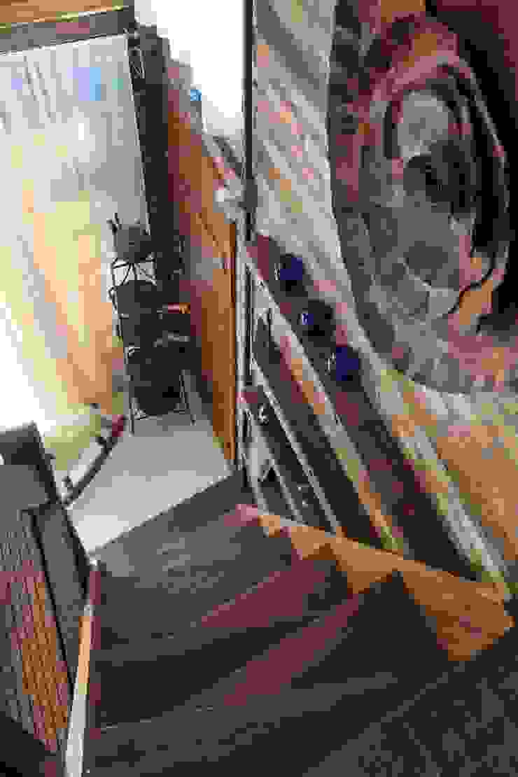 Ferraro Habitat Rustic style corridor, hallway & stairs
