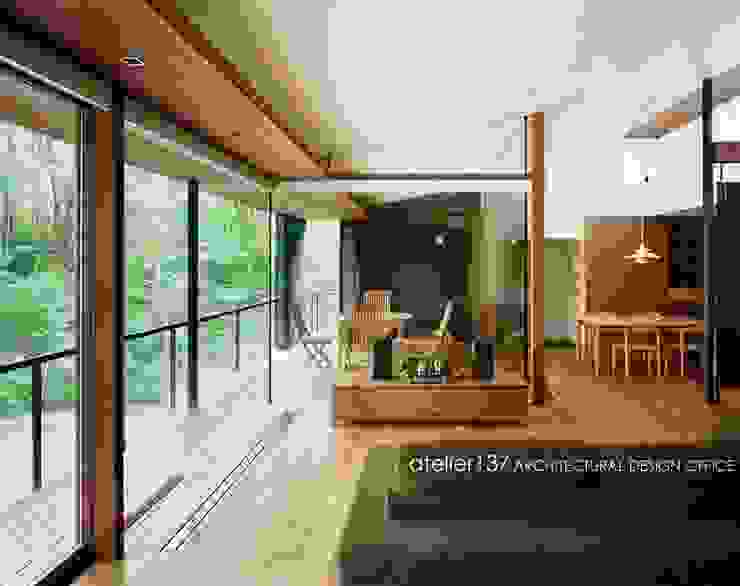 リビング～015軽井沢Tさんの家 atelier137 ARCHITECTURAL DESIGN OFFICE クラシックデザインの リビング 木 ブラウン リビング,インナーテラス,チーク