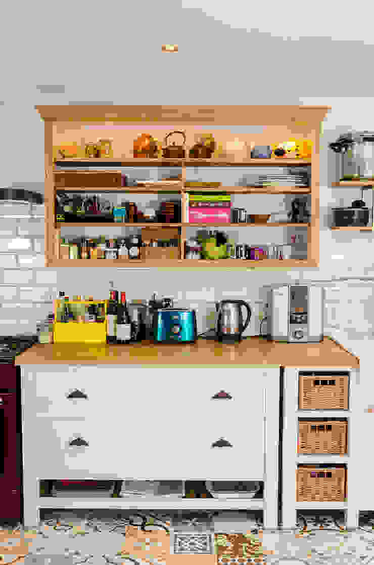 Painted kitchen, Clachan Wood Clachan Wood Modern kitchen Cabinets & shelves