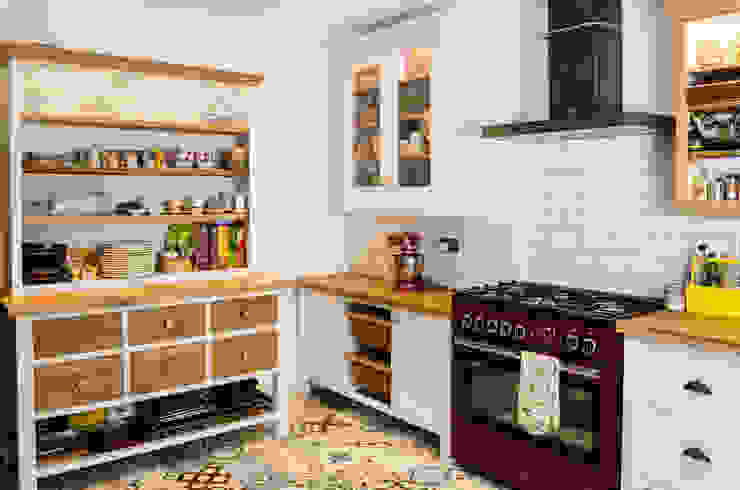 Painted kitchen Clachan Wood 주방캐비닛 & 선반
