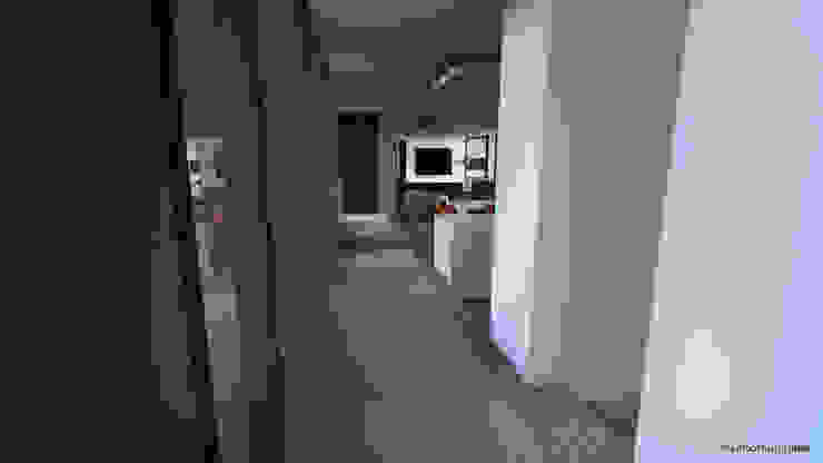 homify Modern Corridor, Hallway and Staircase