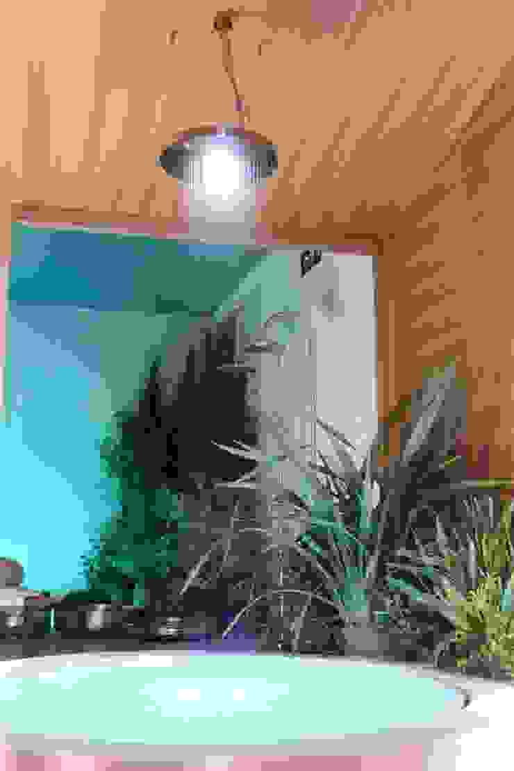 Dusche und Badewanne Tropische Badezimmer von Design by Torsten Müller Tropisch