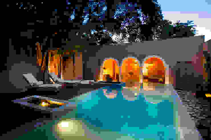 Piscinas coloniais por Taller Estilo Arquitectura Colonial