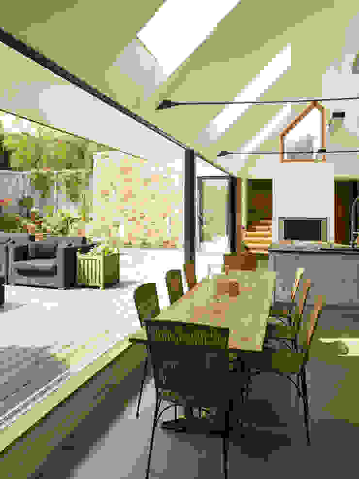 Maison Frie au Four CCD Architects Кухня в стиле модерн