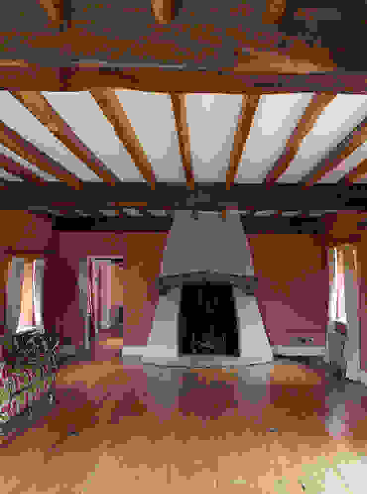 La Falaise CCD Architects Rustic style living room