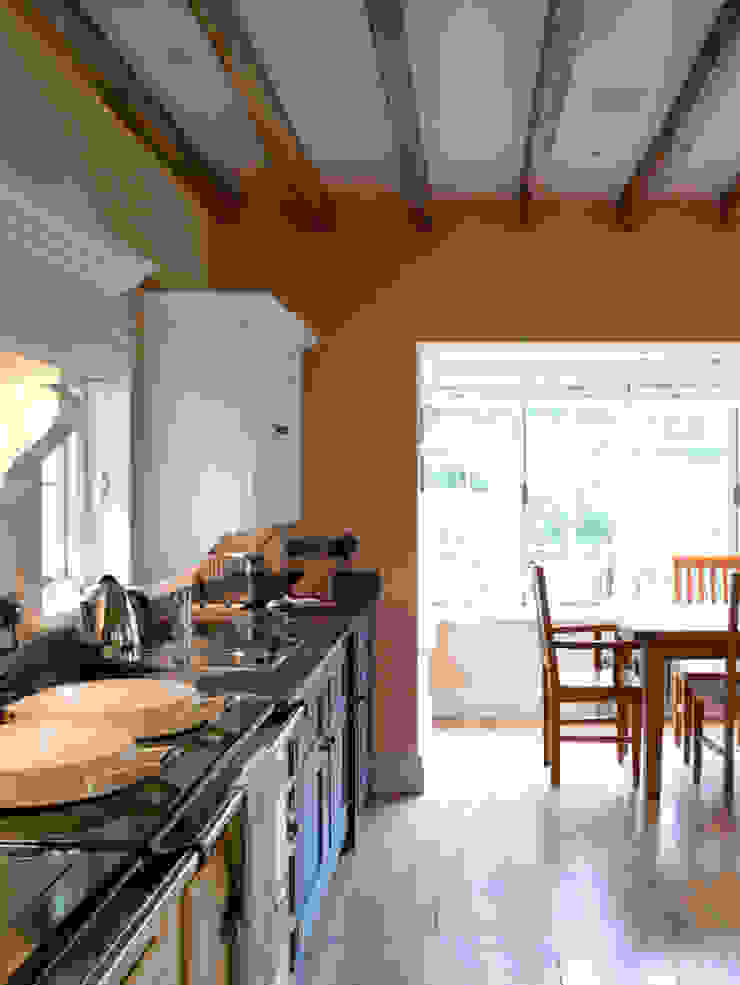 La Falaise CCD Architects Rustic style kitchen