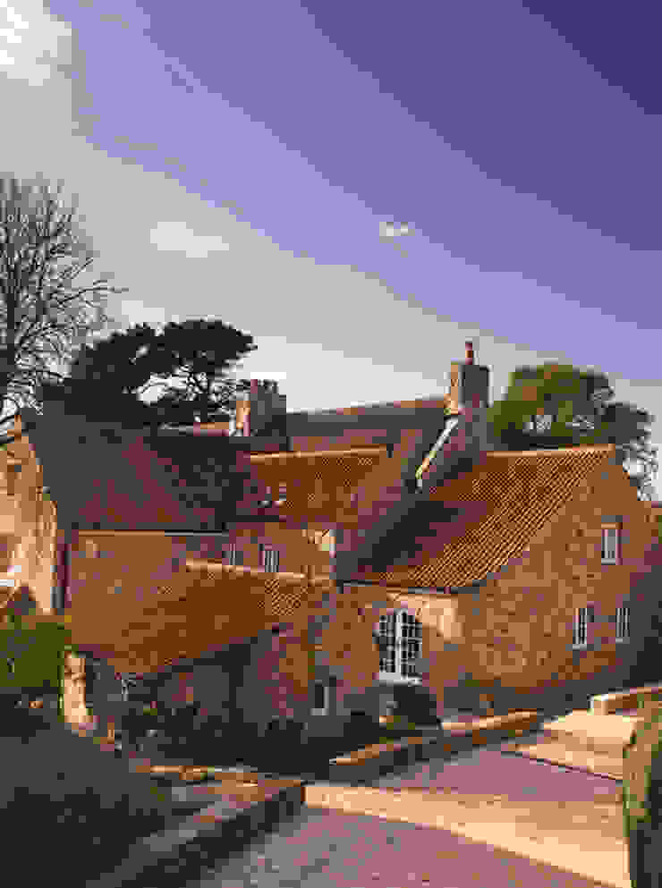 La Falaise CCD Architects Rustic style houses