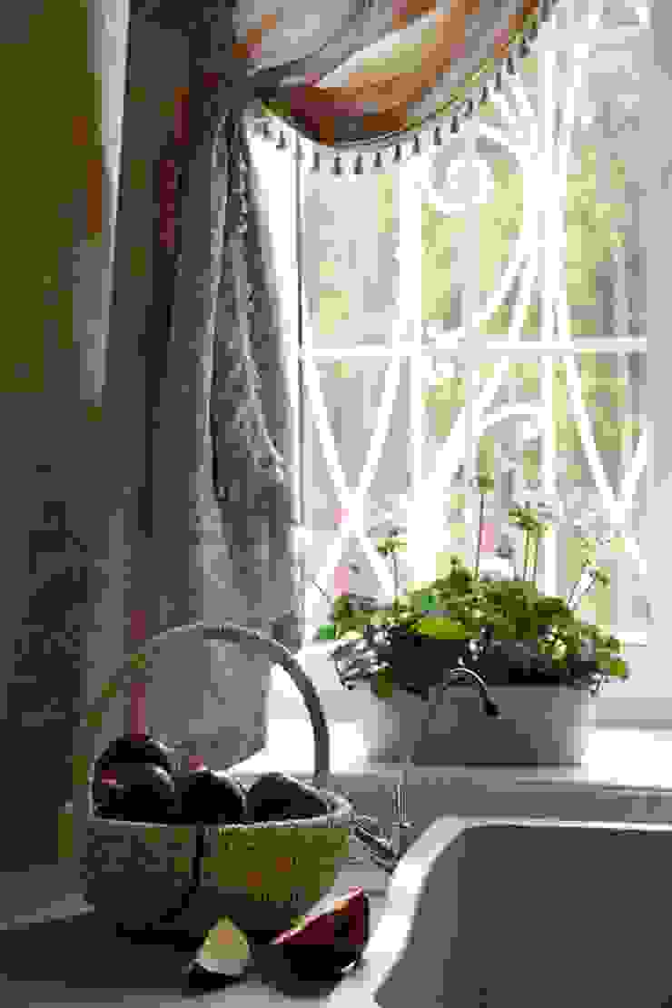 Загородный дом 360м2, Tatiana Ivanova Design Tatiana Ivanova Design Klassische Küchen