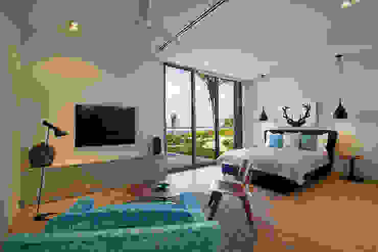 Rum Point, Tye Architects Tye Architects Modern style bedroom