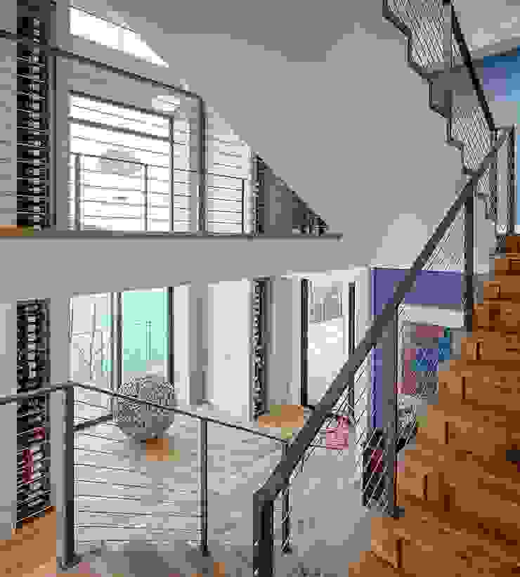 Cliff Dwelling Corredores, halls e escadas ecléticos por Specht Architects Eclético