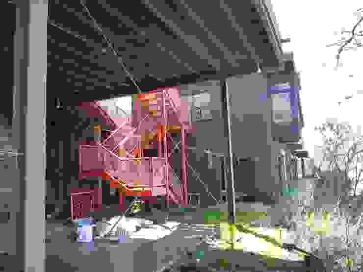 Cliff Dwelling por Specht Architects Eclético