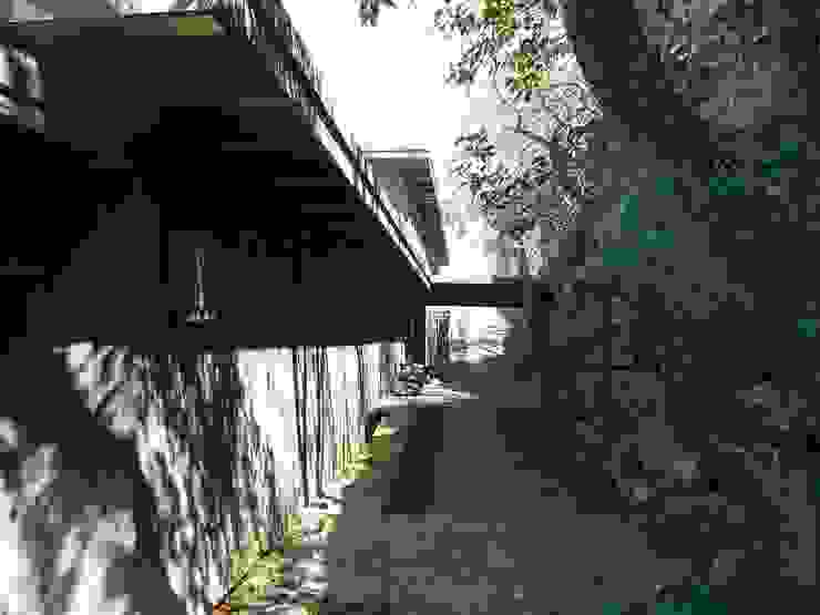 Cliff Dwelling por Specht Architects Eclético