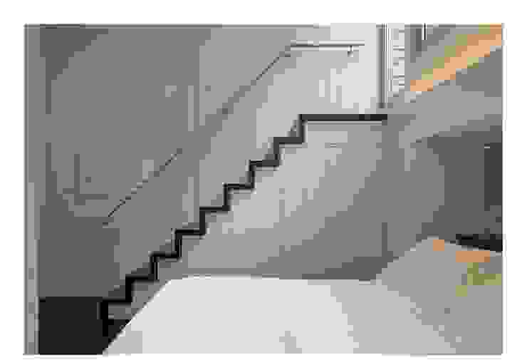 Manhattan Micro-Loft Specht Architects Moderne gangen, hallen & trappenhuizen