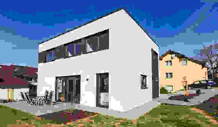 homify Moderne Häuser Weiß