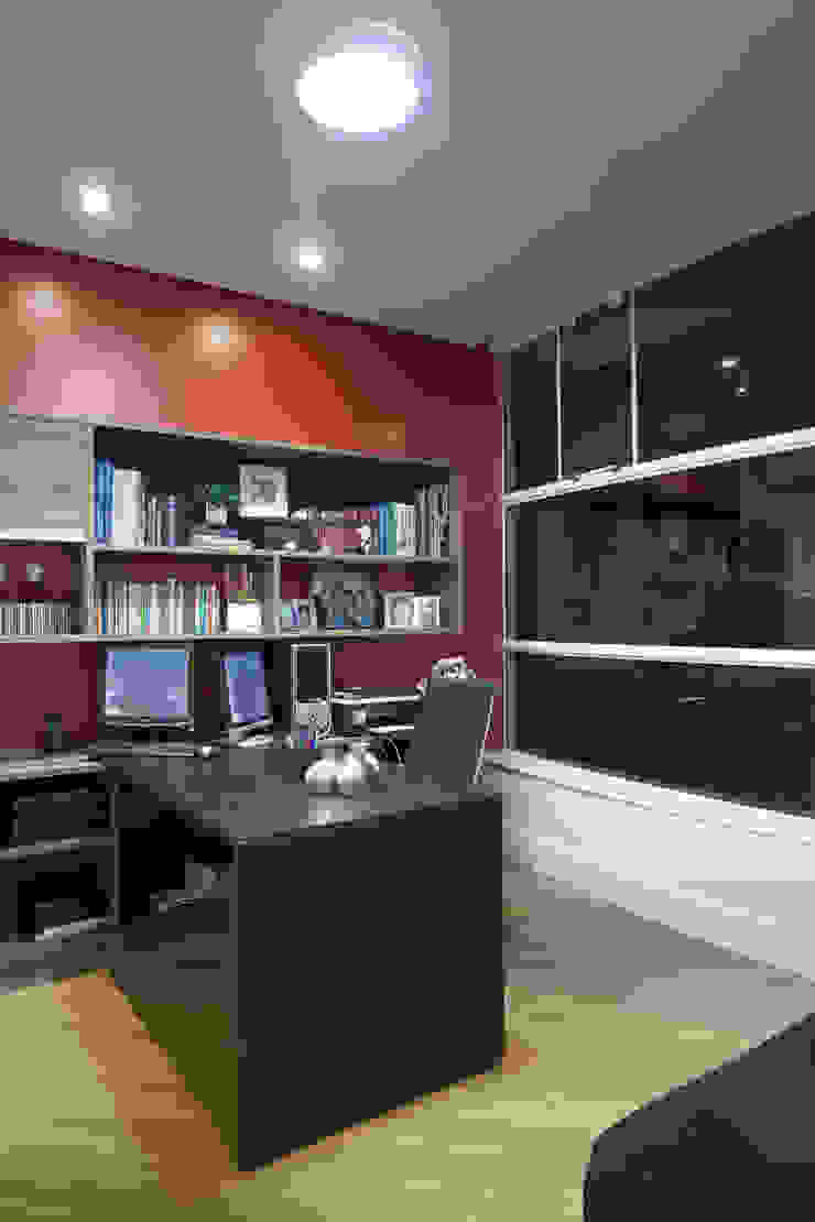 Arquiteto Aquiles Nícolas Kílaris Modern study/office